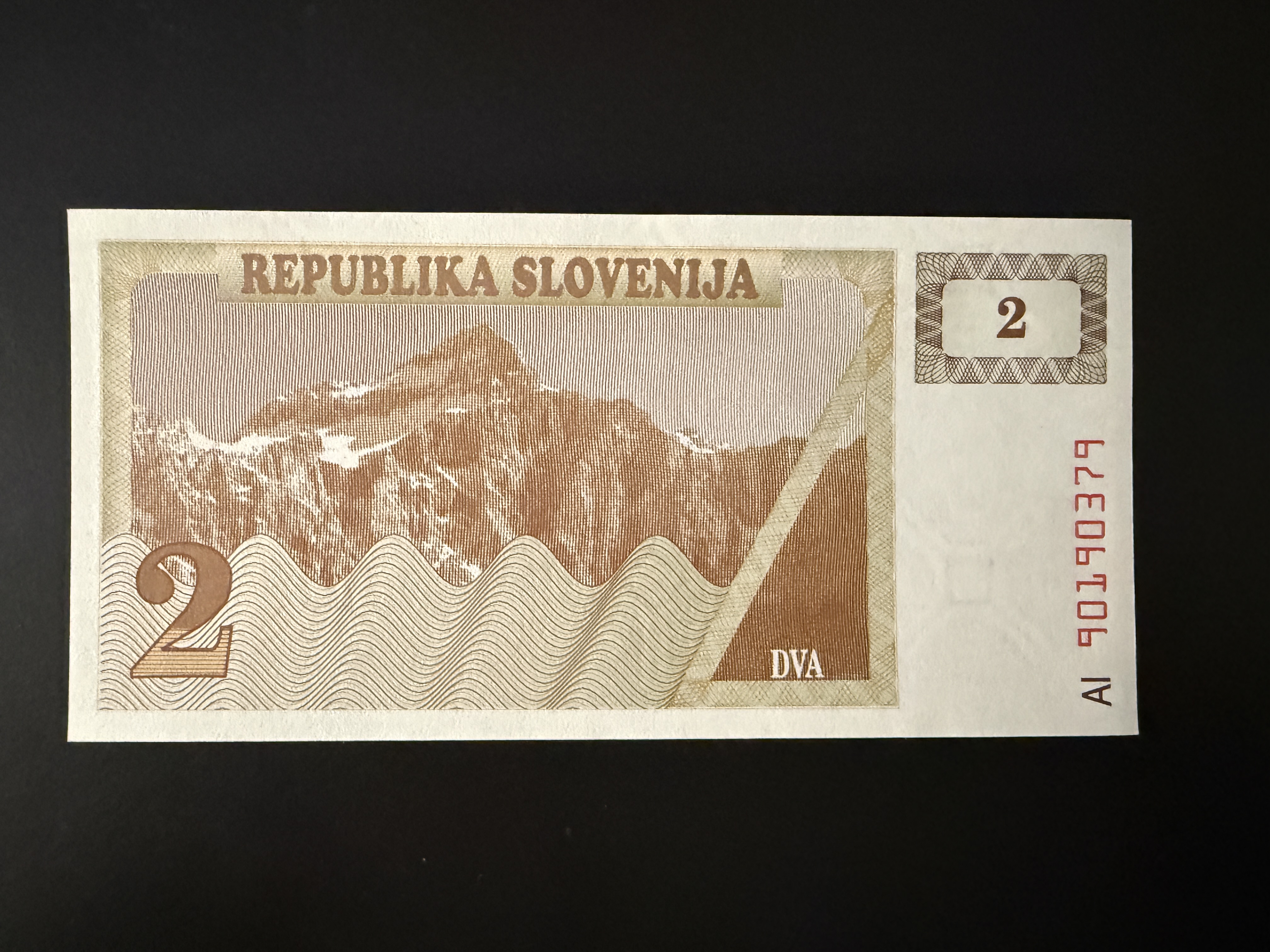 SLOVENIA 2 Tolarja 1990 (P.2) UNC