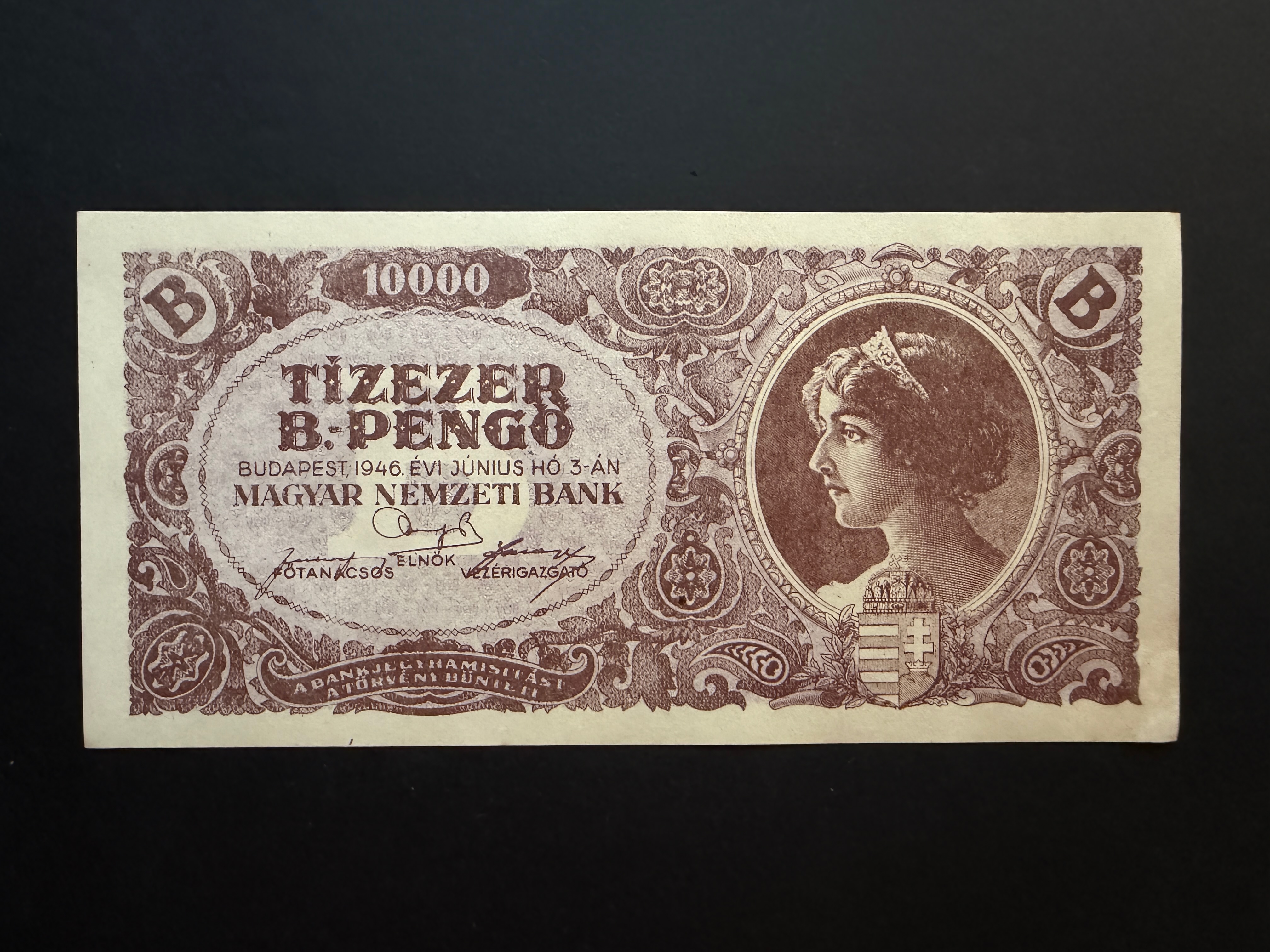 Tízezer B.Pengő (1946) aUNC Adamo P35